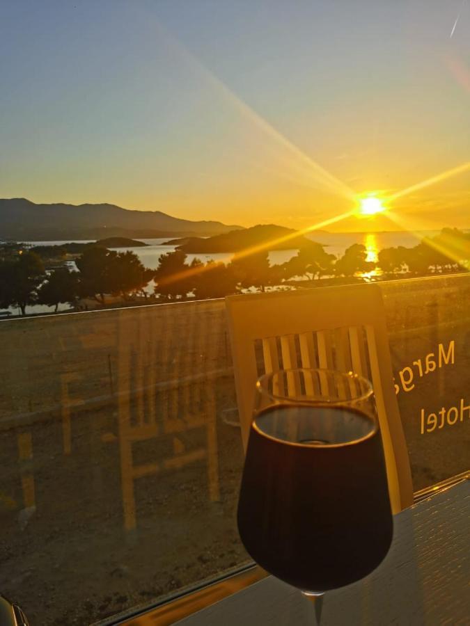 Hotel Queen Margaret Seaside Ksamil Zewnętrze zdjęcie